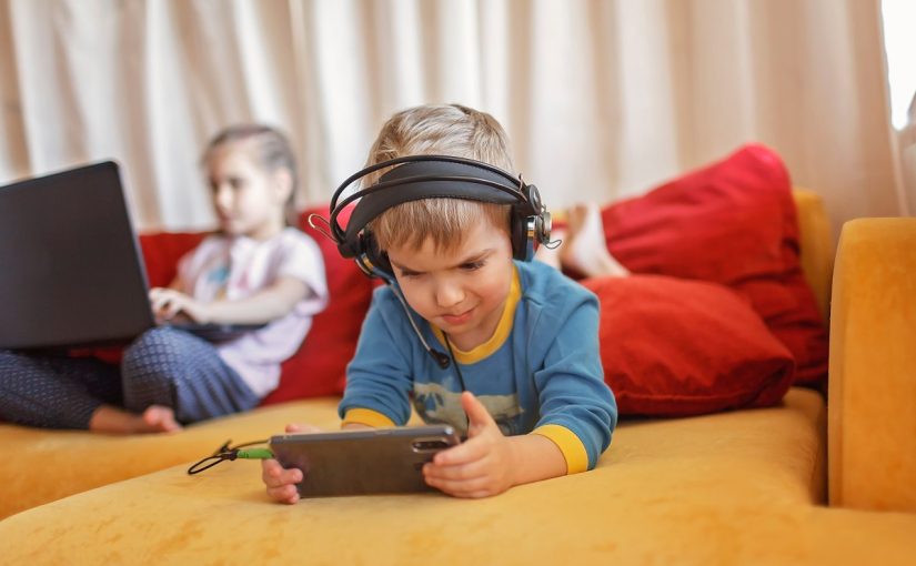 Screen Time yang Bermakna: Kurasi Platform Konten yang Justru Mendorong Aktivitas Fisik dan Eksplorasi Dunia Nyata