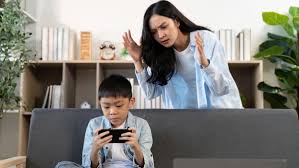 Fenomena ‘Anak Dua Dunia’ 2026: Antara Screen Time 9 Jam yang Mengkhawatirkan, Gerakan Green Time yang Menguat, atau Generasi yang Tumbuh di Persimpangan Digital dan Nyata?