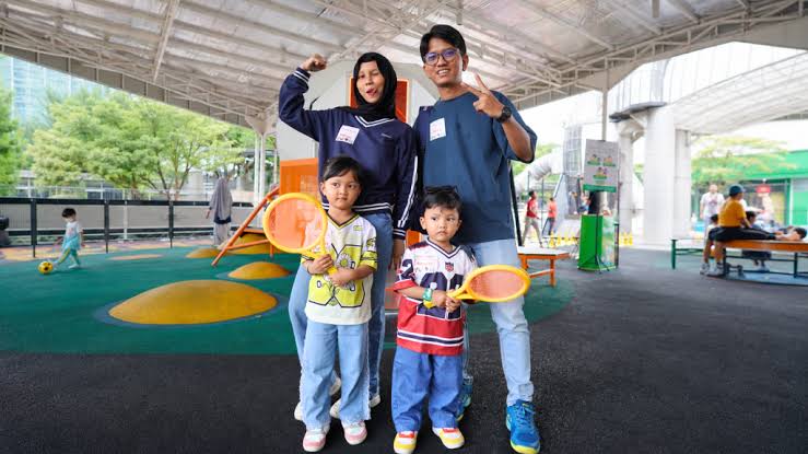 Playdate di Ruang Hologram Pintar: Saat Anak-Anak Urban Jakarta Oktober 2026 Belajar Bersosialisasi Lewat Taman Bermain Virtual Interaktif yang Didampingi Pengasuh AI